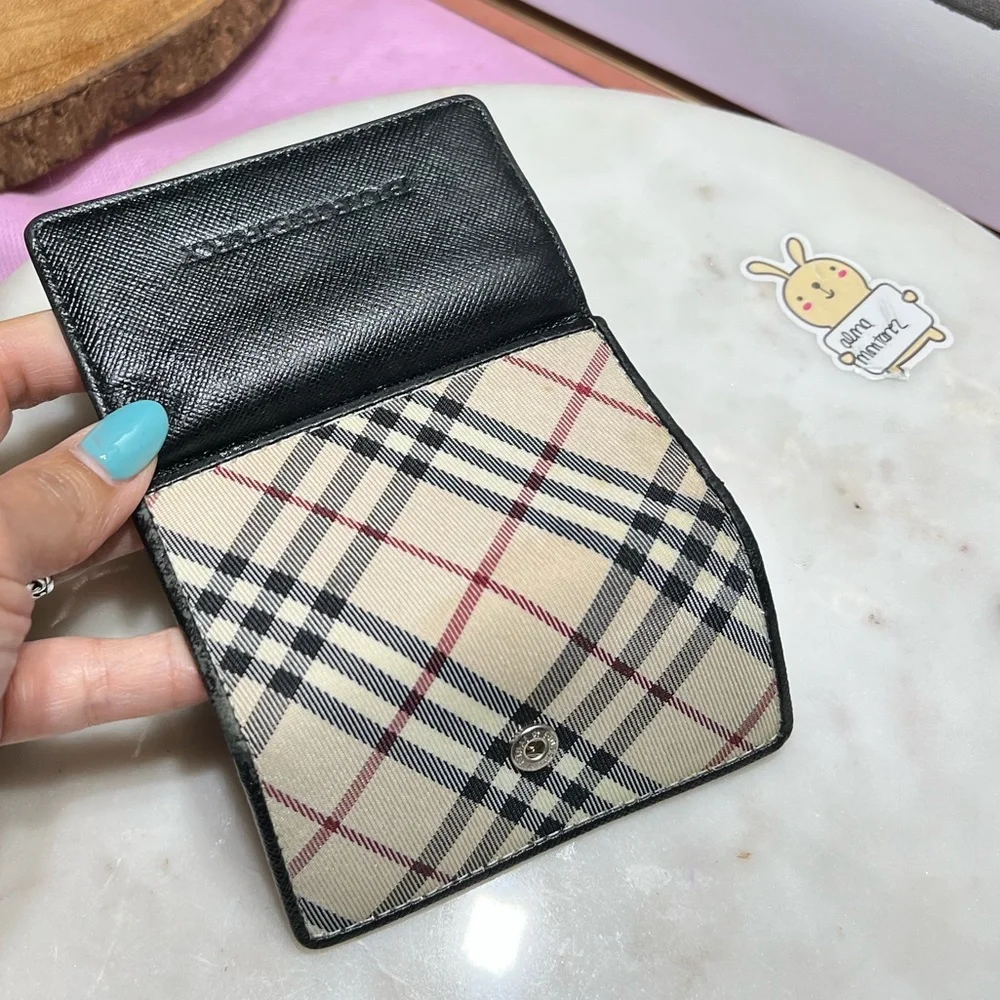 Burberry BURBERRY  Nova Check 4 Key Holder Case Black and Beige EUC